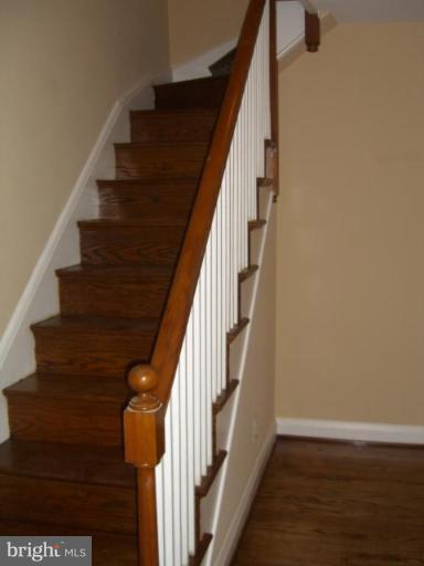 819 Braeside Road Baltimore, MD 21229 - Photo 8 of 17 Staircase