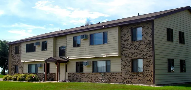 $725 | 120 Slocum Street, Unit 4, Holloway, MN 56249