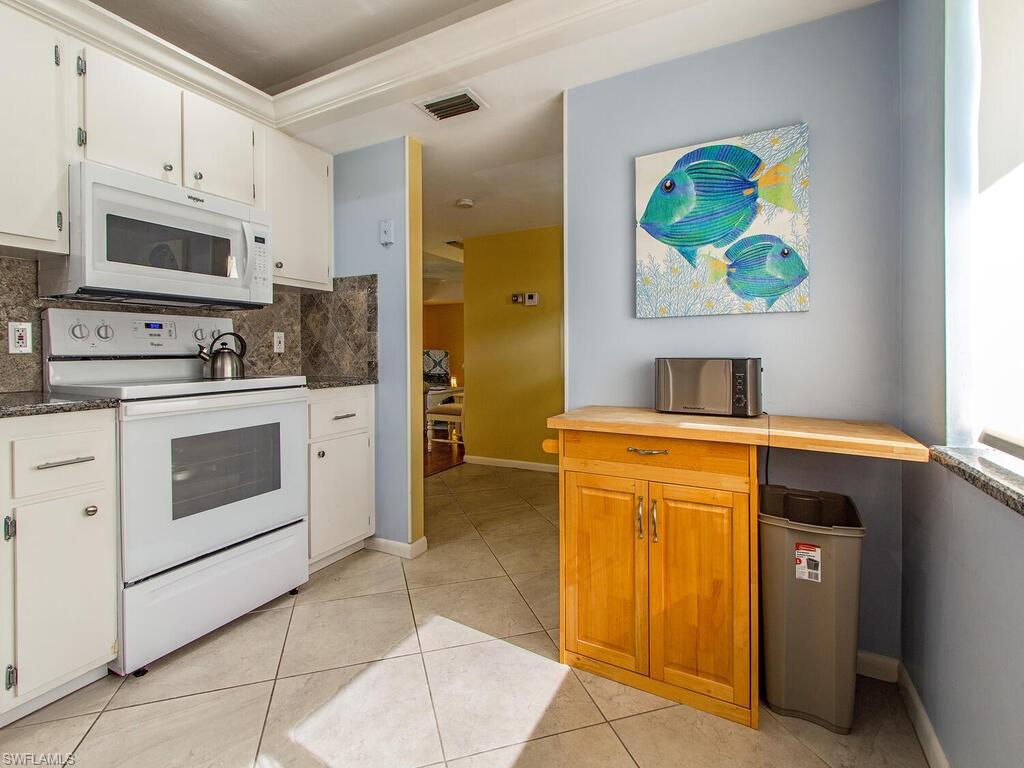 781 Teryl Road, Unit 2052 Naples, FL 34112 - Photo 8 of 12 Gallery Image 8