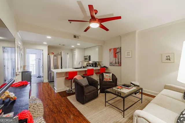 $950,000 | 250 West Broad Street, Unit 714, Athens, GA 30601