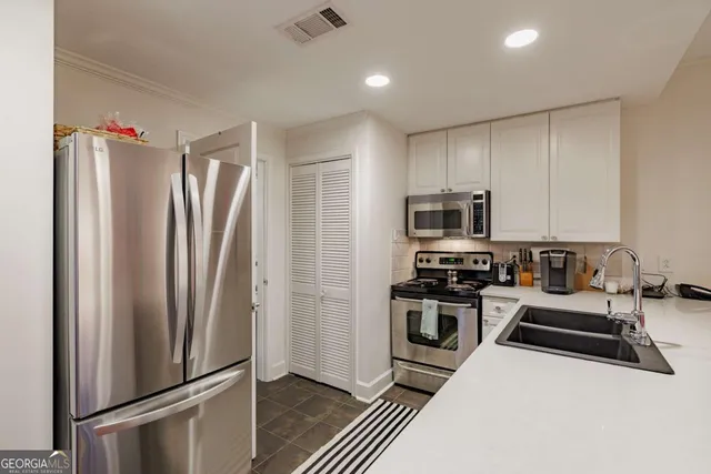 $950,000 | 250 West Broad Street, Unit 714, Athens, GA 30601