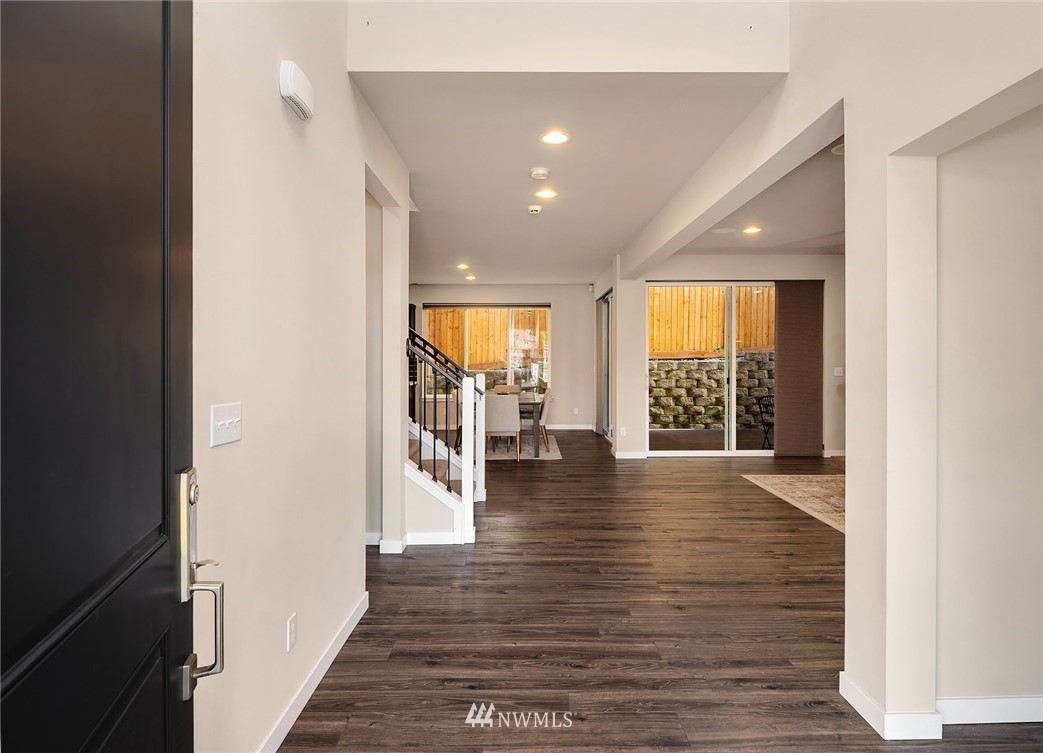 2530 119th Place Southeast Everett, WA 98208 - Photo 2 of 35