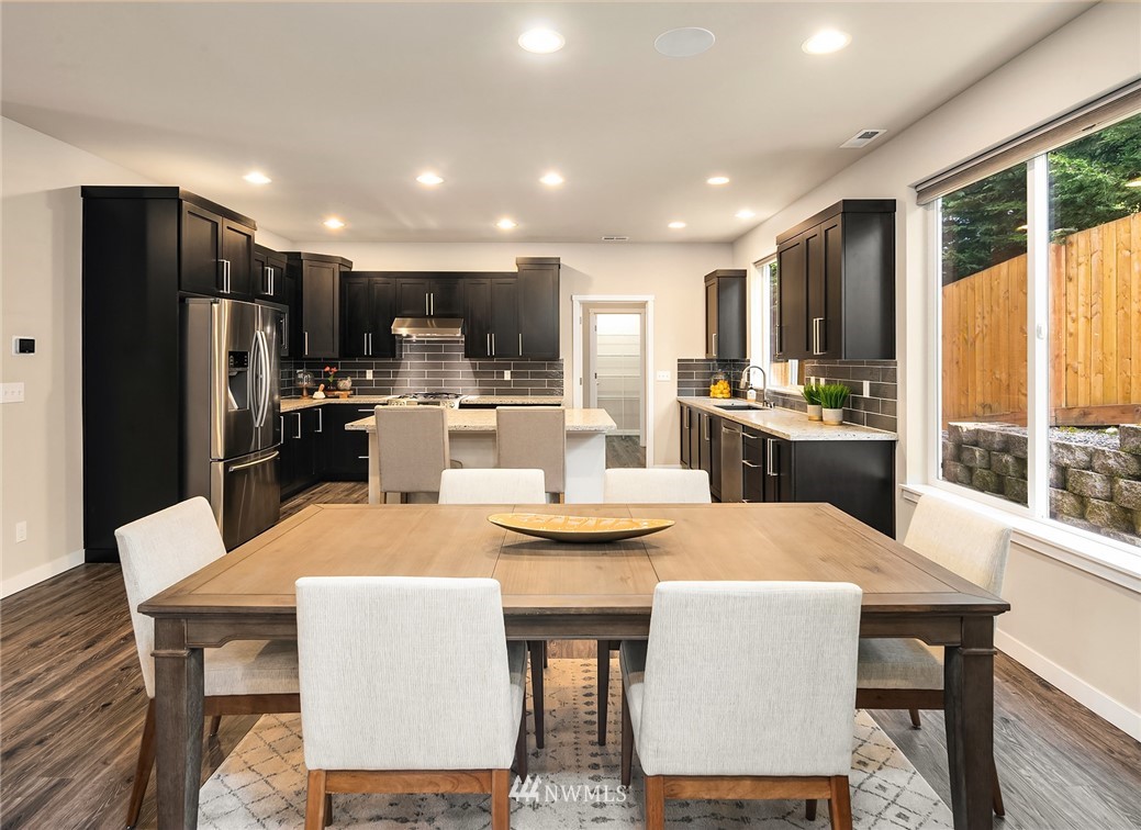 2530 119th Place Southeast Everett, WA 98208 - Photo 12 of 35