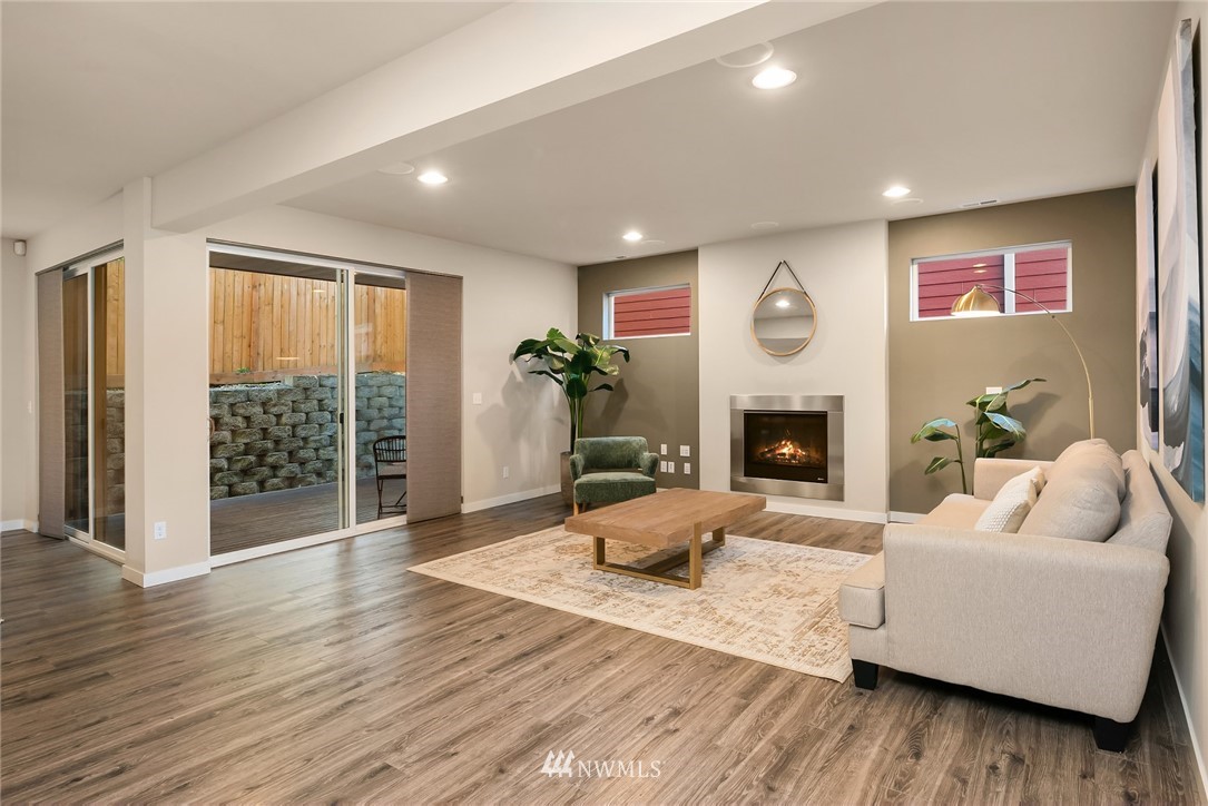 2530 119th Place Southeast Everett, WA 98208 - Photo 7 of 35