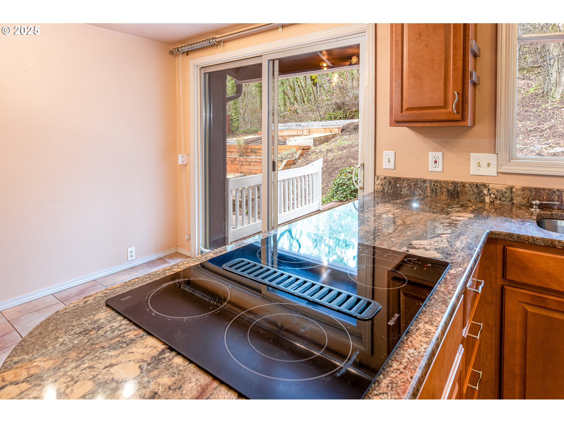 293 Brae Burn Drive Eugene, OR 97405 - Photo 13 of 35 a living room with furniture