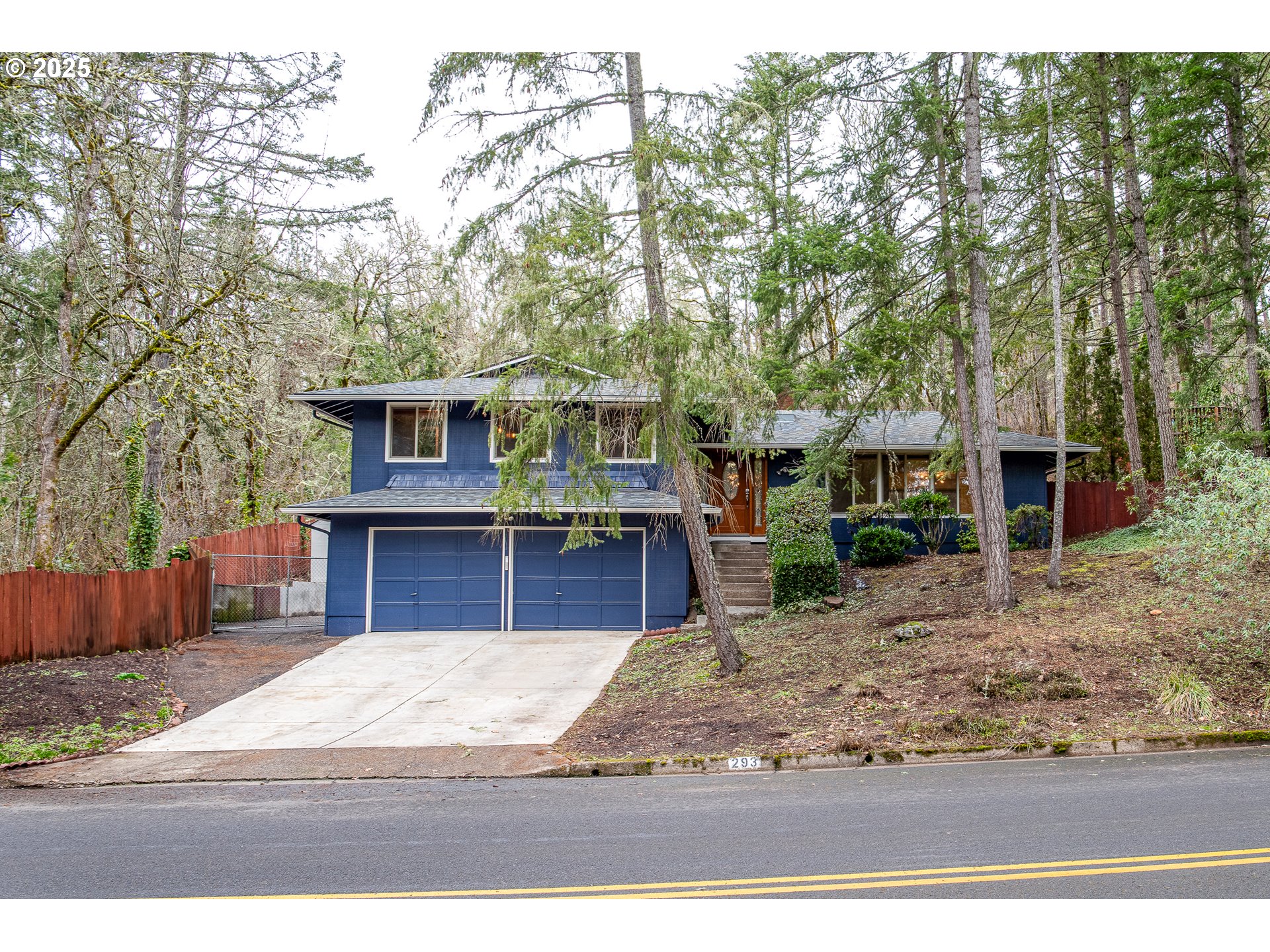 293 Brae Burn Drive Eugene, OR 97405 - Photo 30 of 35 a house view with a backyard space