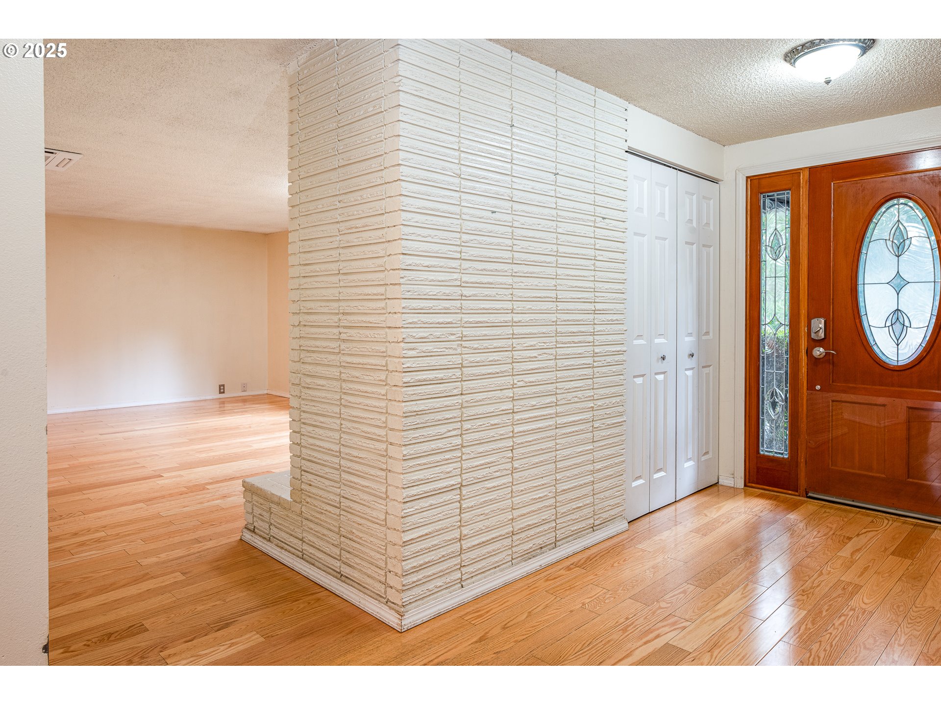 293 Brae Burn Drive Eugene, OR 97405 - Photo 3 of 35 a view of a storage & utility room