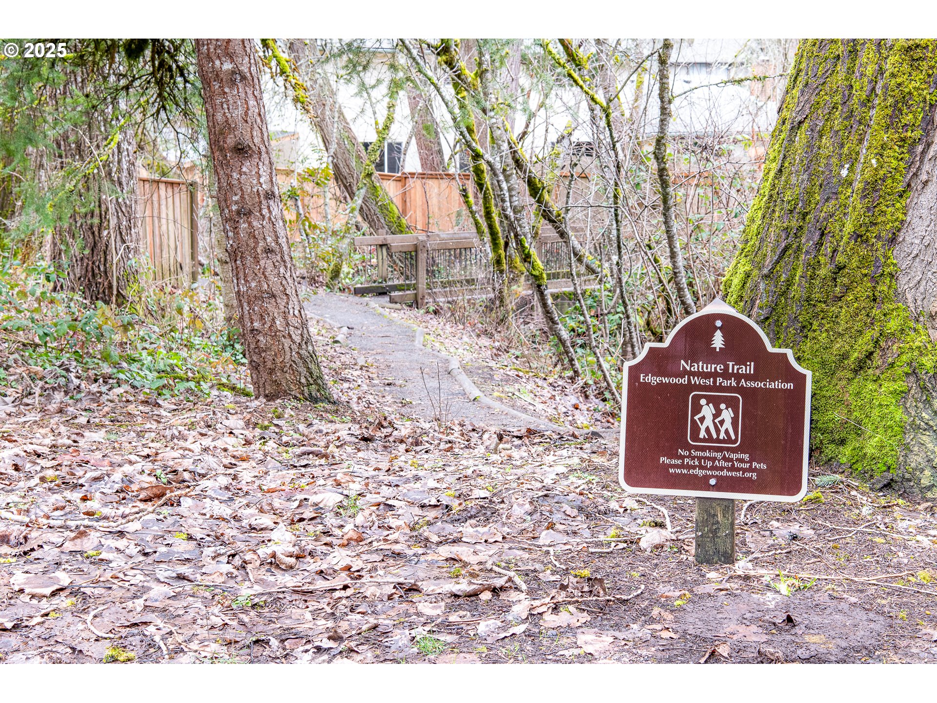 293 Brae Burn Drive Eugene, OR 97405 - Photo 35 of 35 a sign broad in front of a road