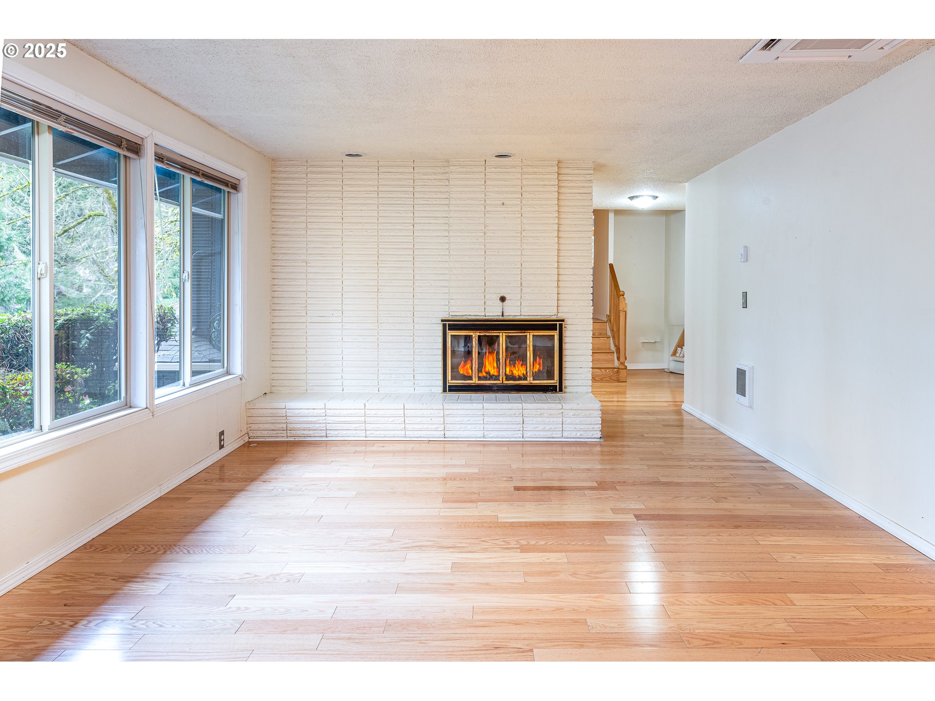293 Brae Burn Drive Eugene, OR 97405 - Photo 4 of 35 a view interior of the house with wooden floor