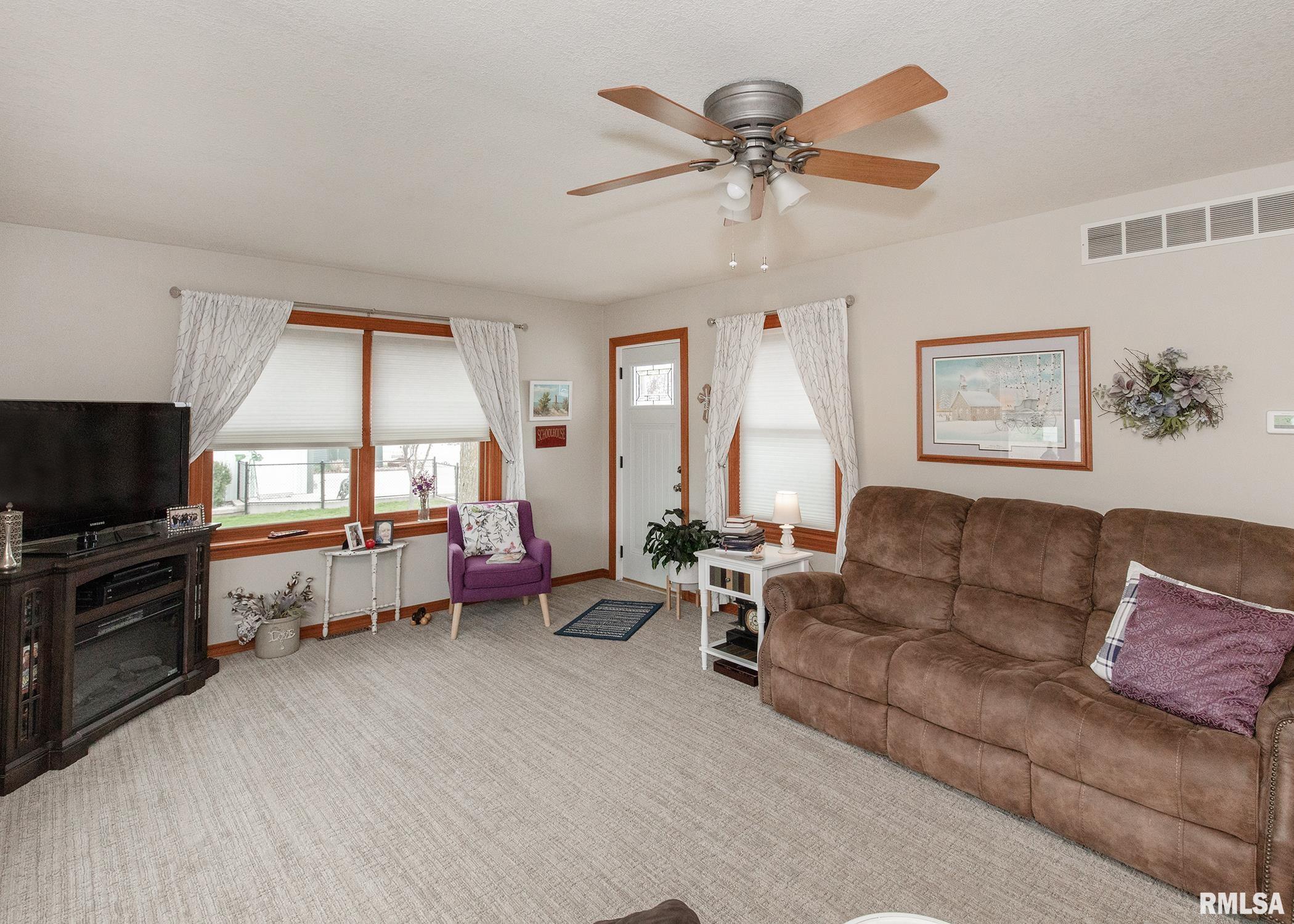 9585 New Liberty Road Walcott, IA 52773 - Photo 8 of 28 Gallery Image 8