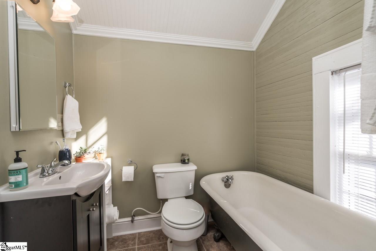 1111 Diamond Tip Boulevard Fountain Inn, SC 29644 - Photo 12 of 24