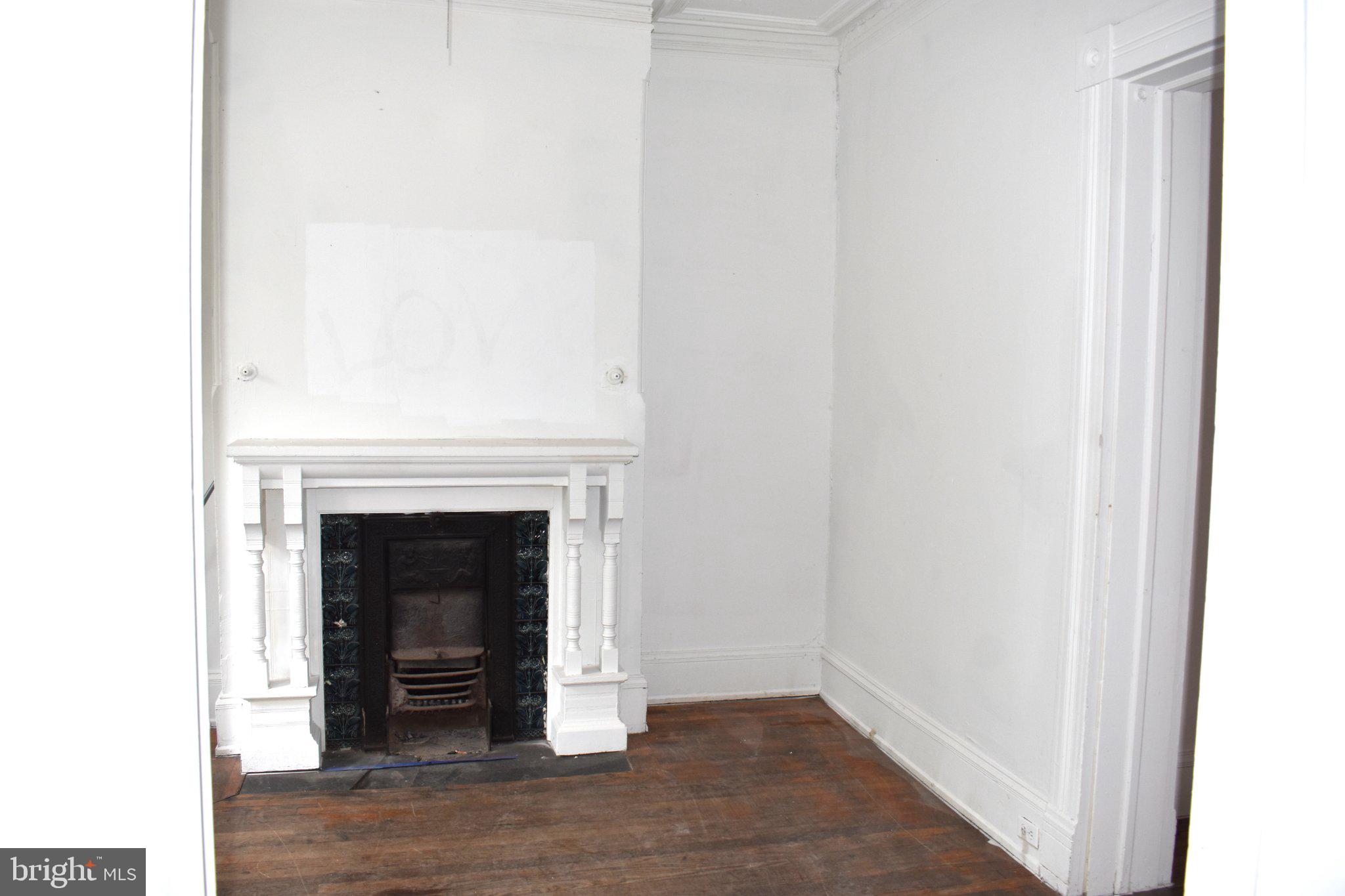 1605 15th Street Northwest Washington, DC 20009 - Photo 5 of 16 Charming blank canvas for creativity.