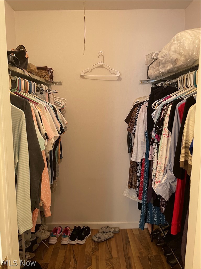6472 State Road, Unit J2 Parma, OH 44134 - Photo 20 of 34 Owners Walk in Closet