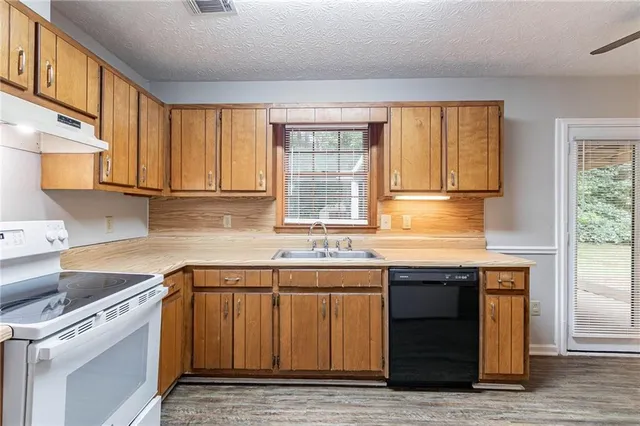 $197,000 | 604 Hamlet Court Southeast, Conyers, GA 30094