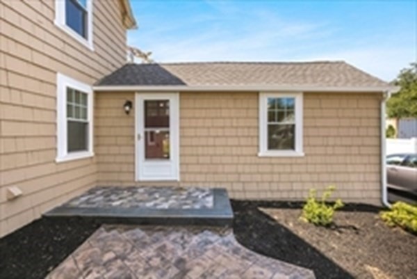 266 Webster Street Worcester, MA 01603 - Photo 5 of 42 a front view of a house