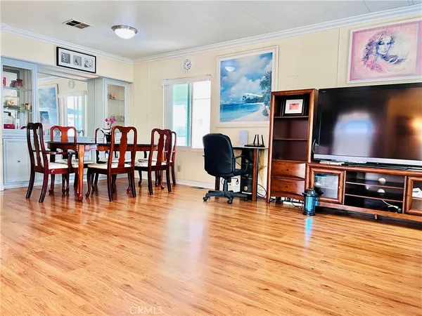 a view of a livingroom with furniture
