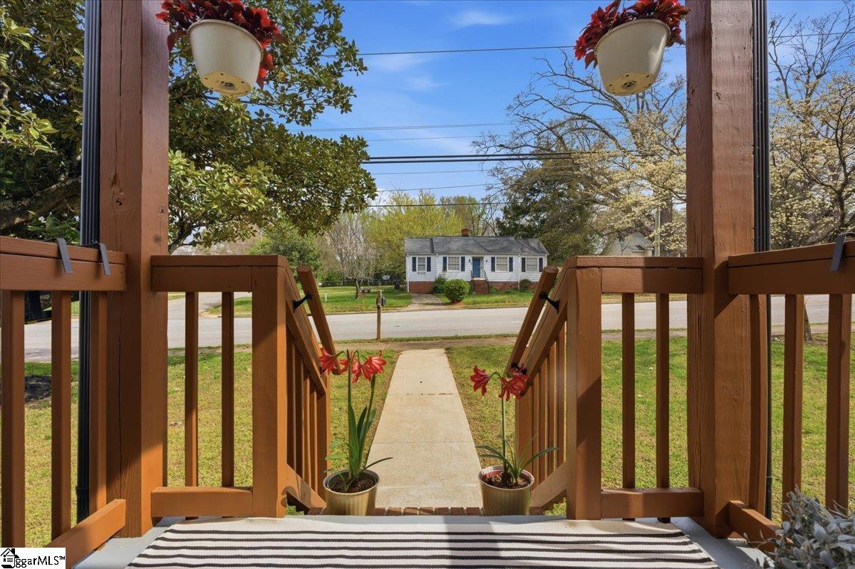 833 North Franklin Road Greenville, SC 29617 - Photo 6 of 35