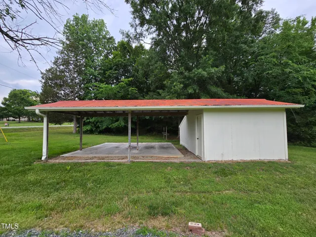 $400,000 | 3669 West Greensboro Chapel Hill Road, Liberty, NC 27298