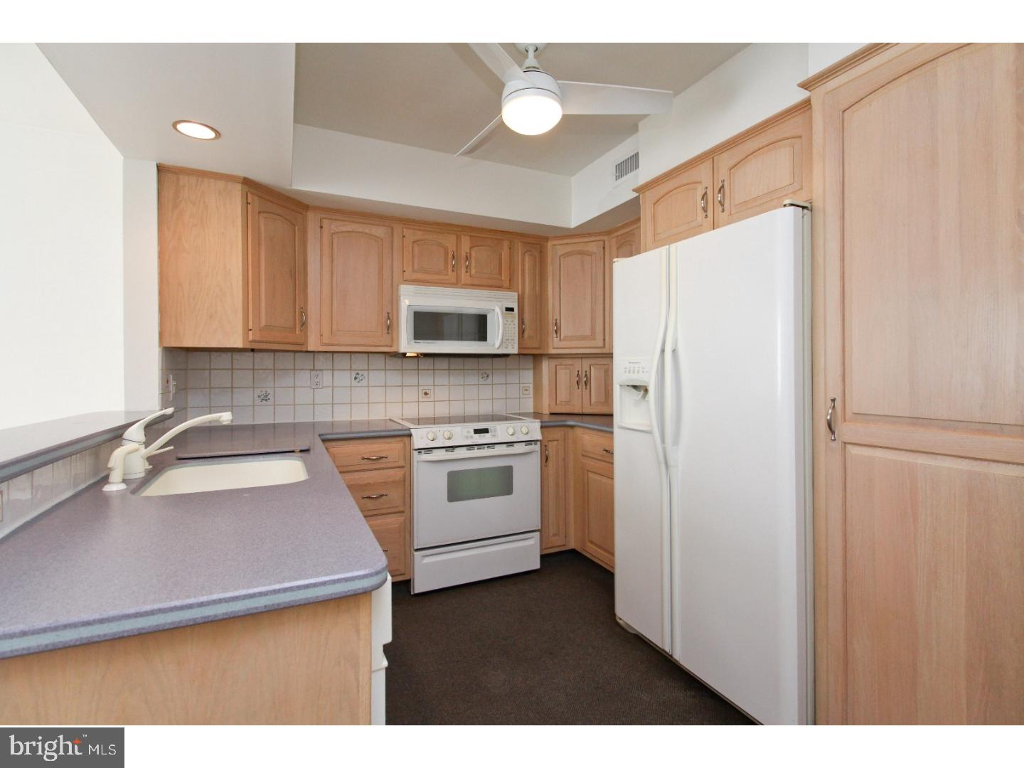87 Sandra Road Voorhees, NJ 08043 - Photo 10 of 25 Kitchen