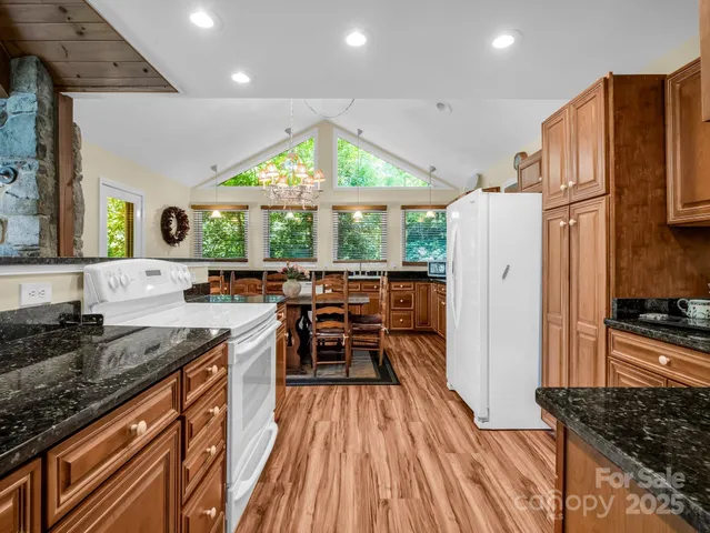 $649,000 | 126 Sleeping Bear Ln Lake, Lake Lure, NC 28746