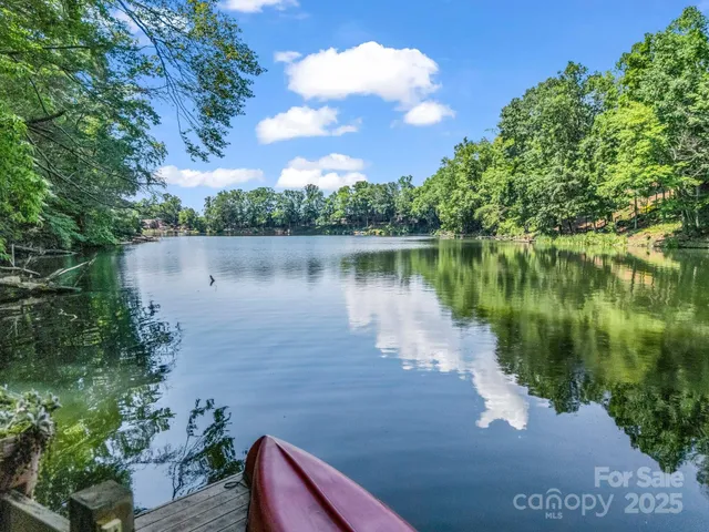 $649,000 | 126 Sleeping Bear Ln Lake, Lake Lure, NC 28746