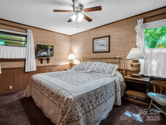 $649,000 | 126 Sleeping Bear Ln Lake, Lake Lure, NC 28746