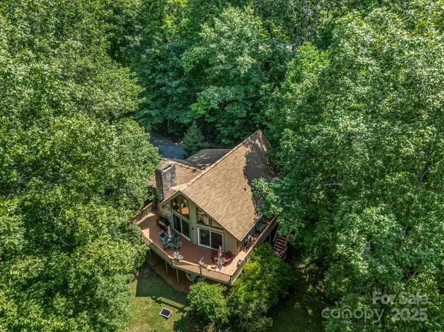 $649,000 | 126 Sleeping Bear Ln Lake, Lake Lure, NC 28746