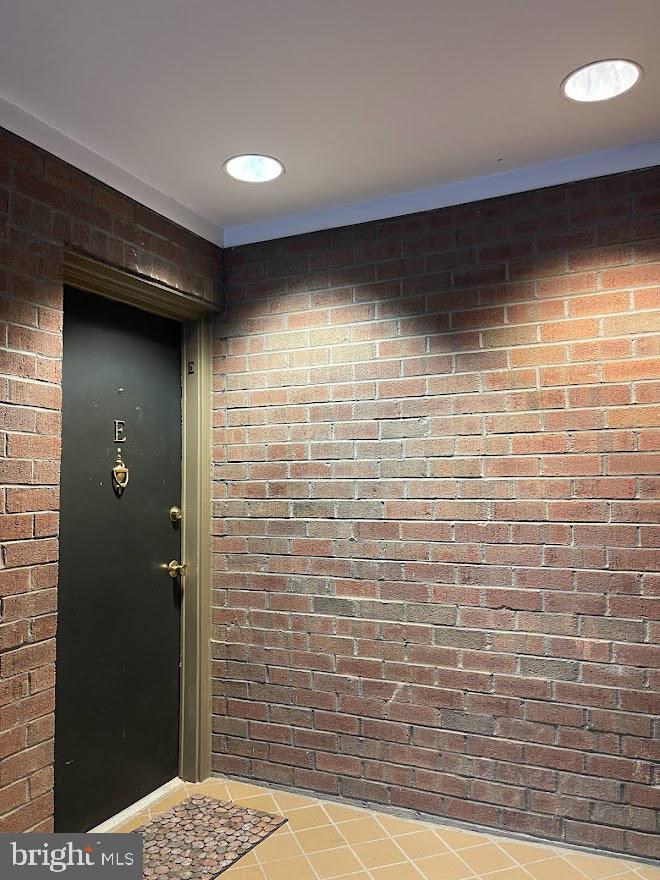 112 Cross Keys Road, Unit R112E Baltimore, MD 21210 - Photo 2 of 19 Entrance to Unit