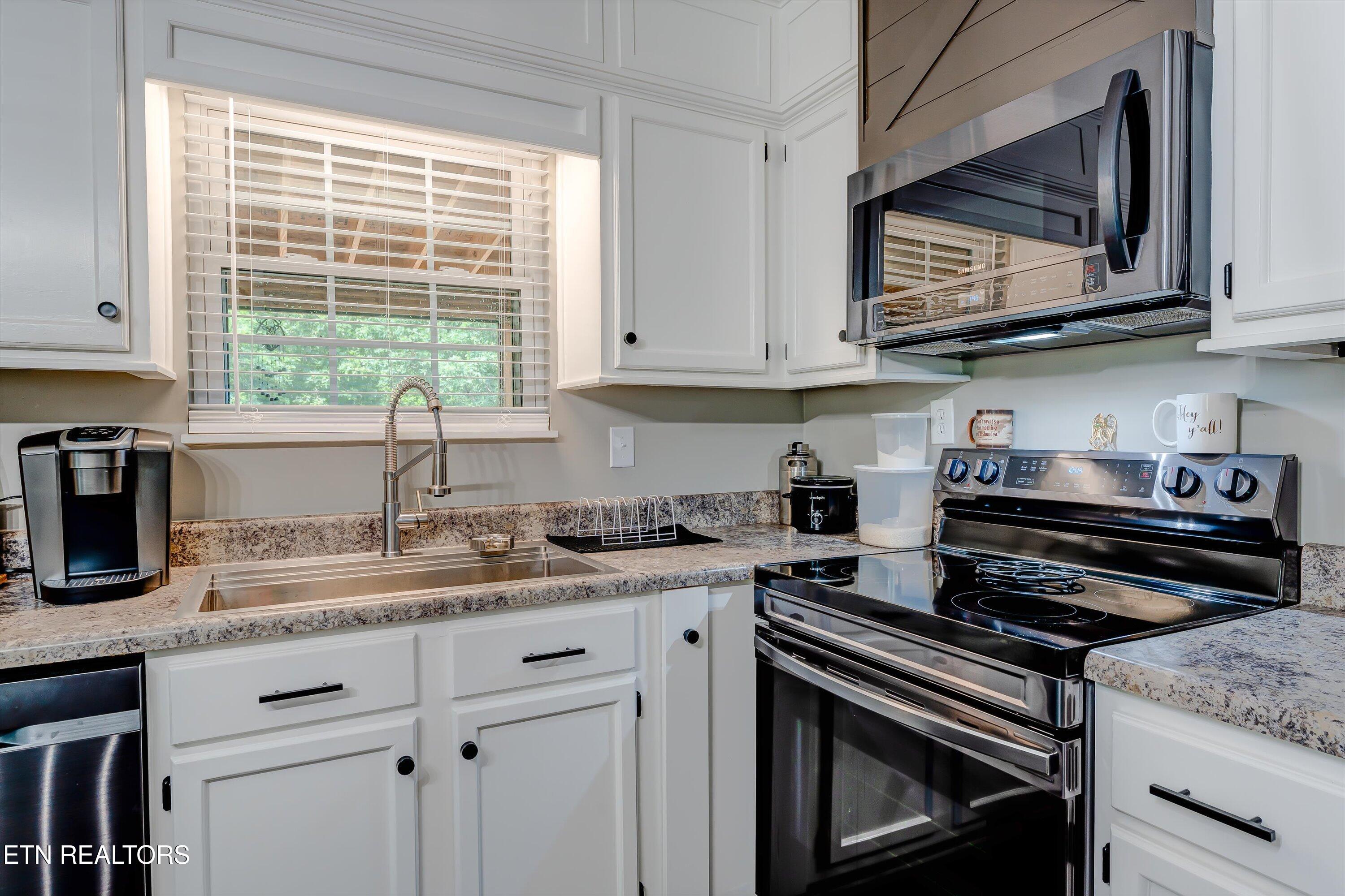 8225 Cricket Road Powell, TN 37849 - Photo 8 of 24 08-8225 Cricket Rd-8