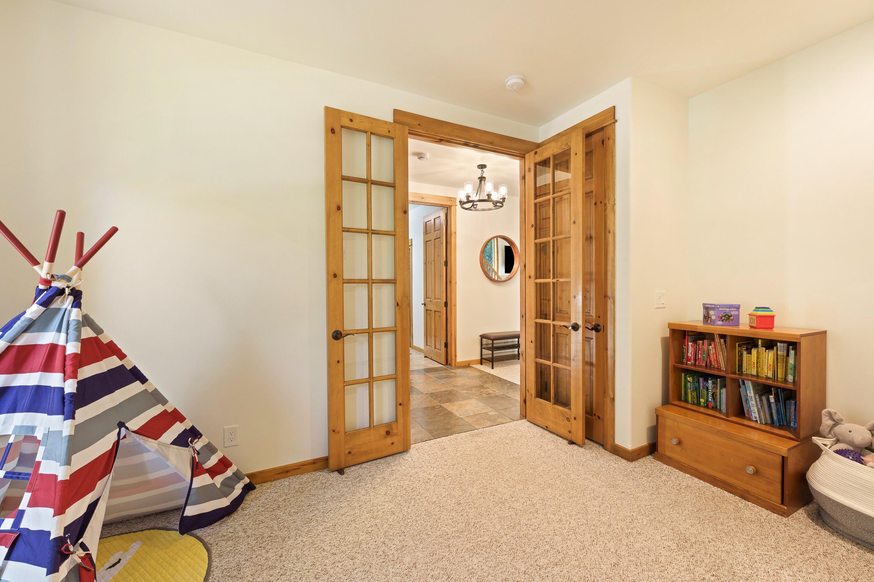 60811 Goldenwood Loop Bend, OR 97702 - Photo 11 of 51 Den/office off entry