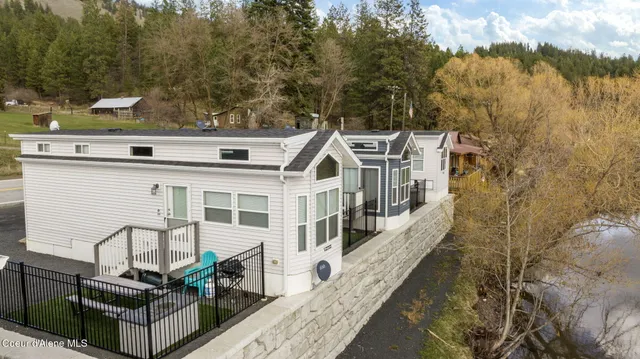 $1,925,000 | 88840 State Highway 3, St. Maries, ID 83861