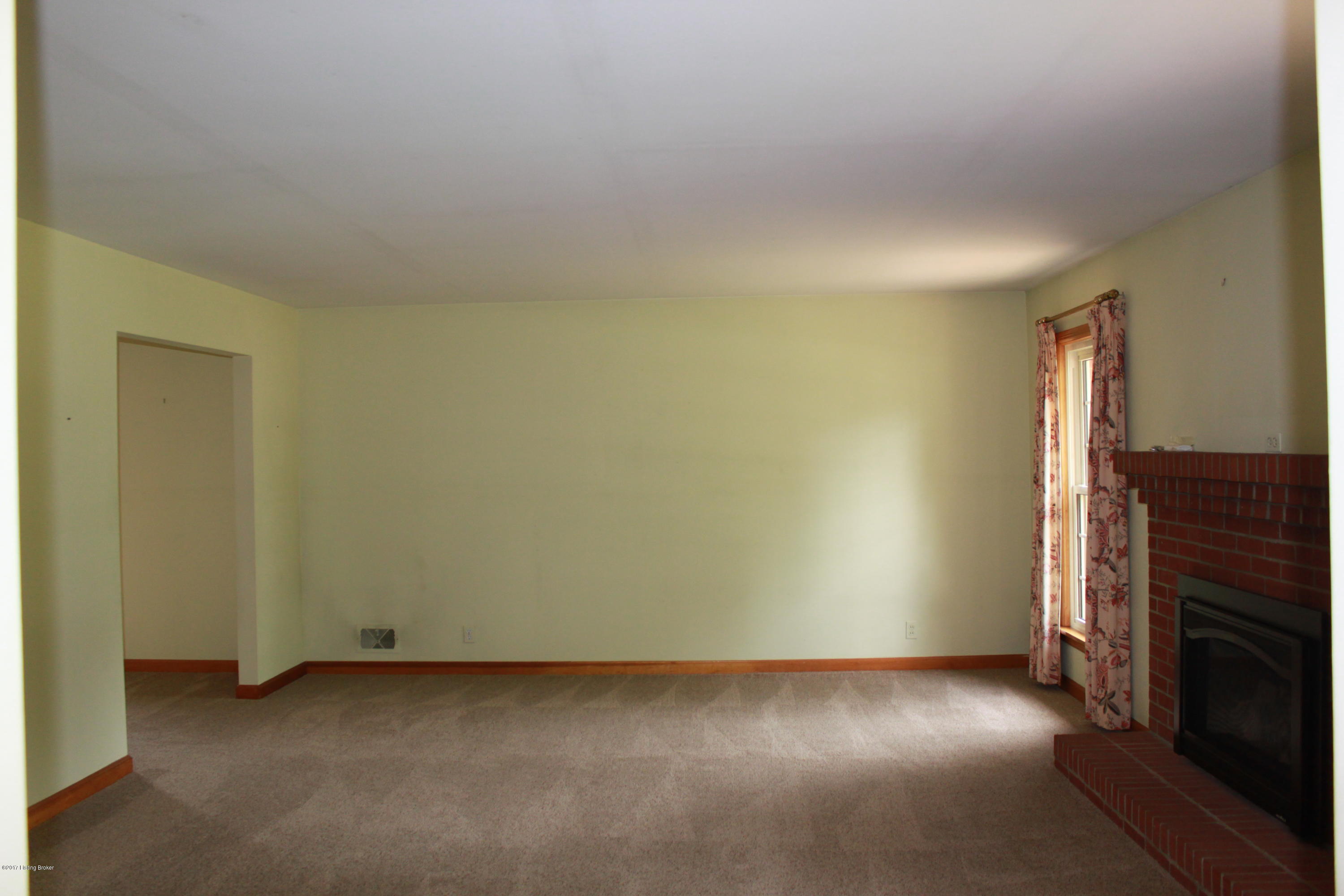 6509 Ridge Cliff Road Hollow Creek, KY 40228 - Photo 2 of 24 Formal Living Room