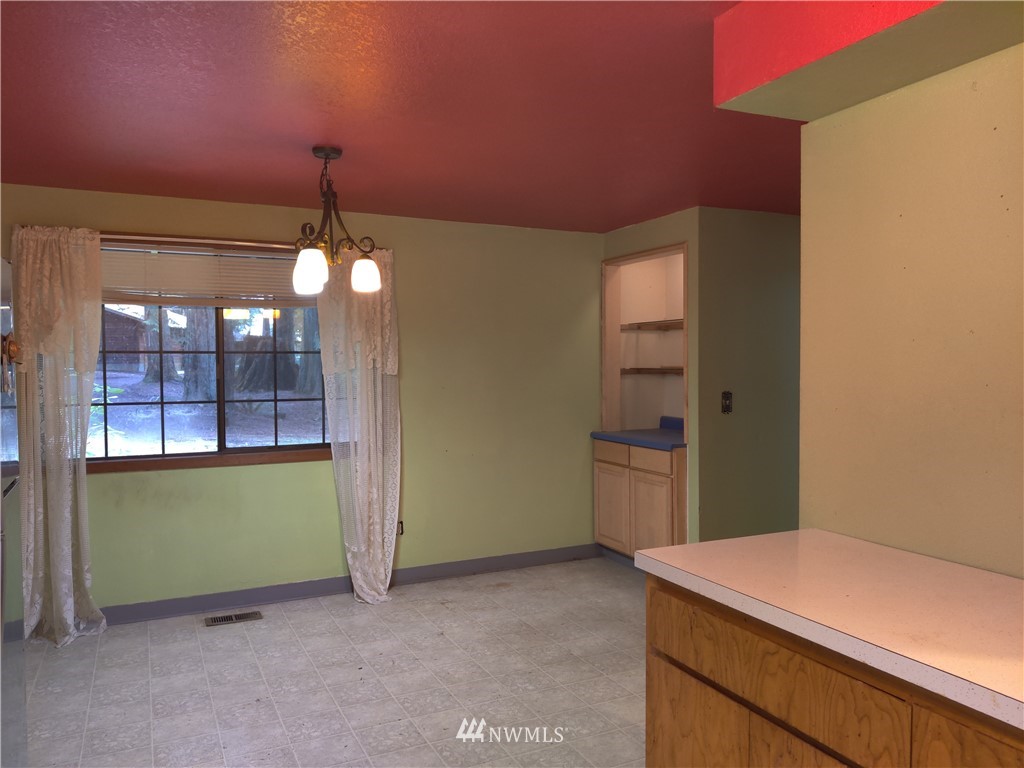 512 Newberg Road Snohomish, WA 98290 - Photo 9 of 32