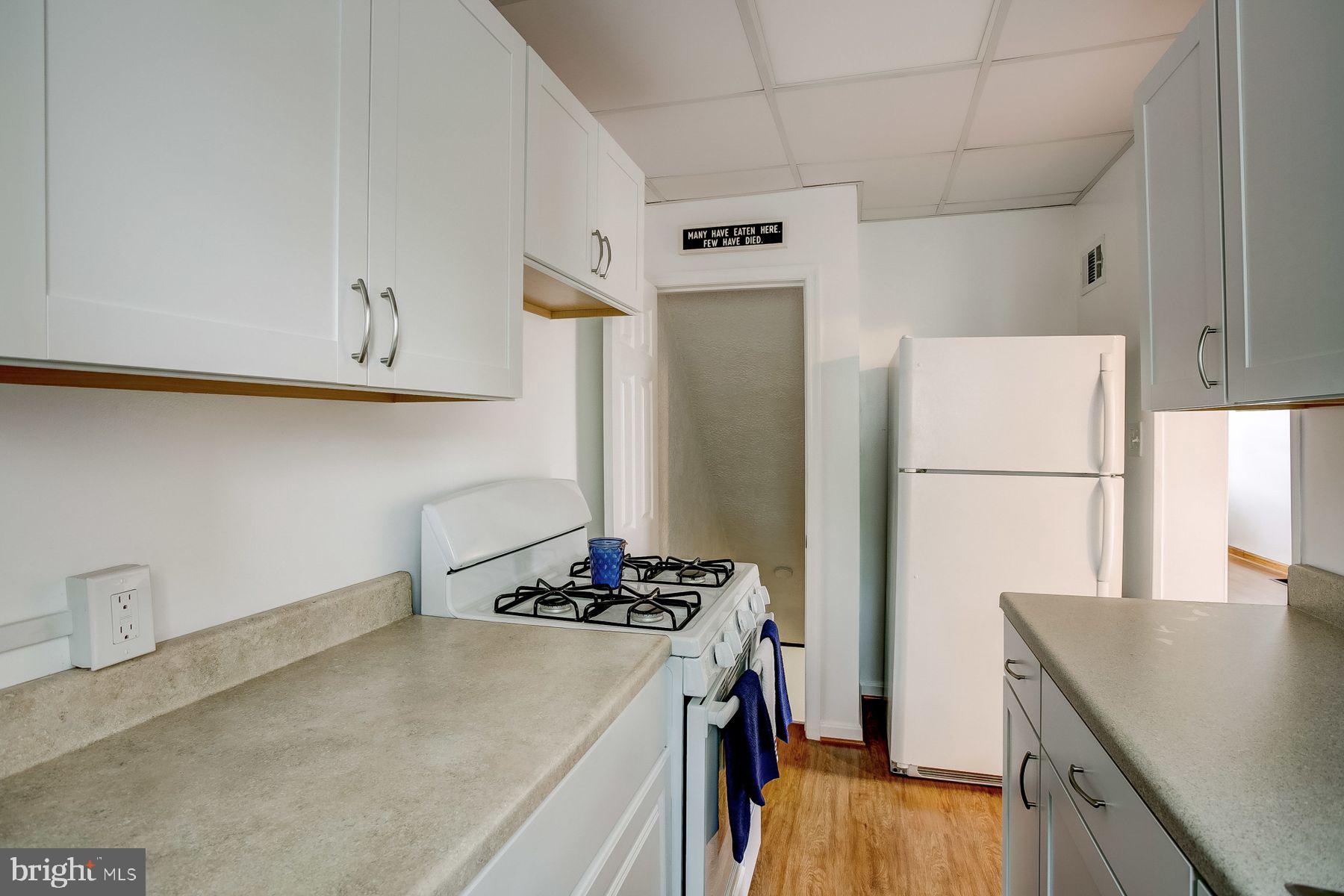 212 Grove Park Road Baltimore, MD 21225 - Photo 13 of 30 KITCHEN