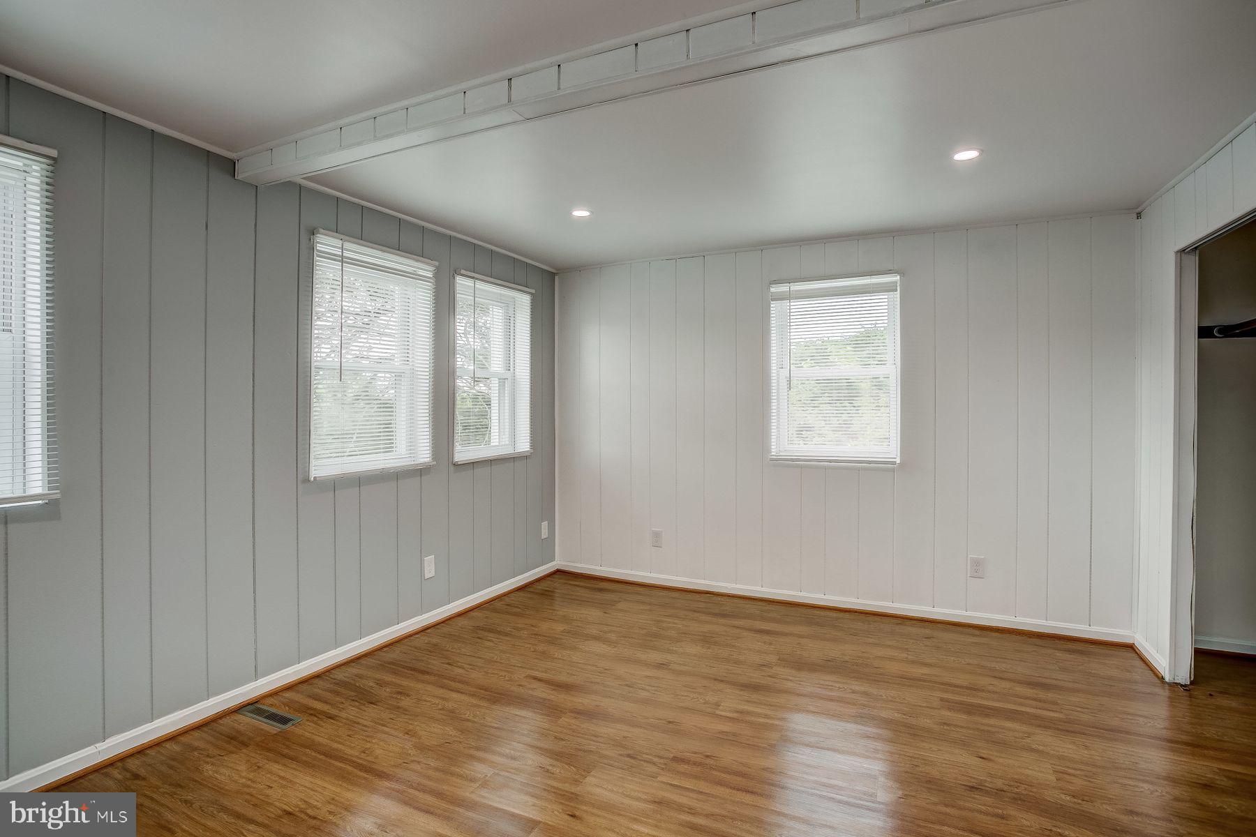 212 Grove Park Road Baltimore, MD 21225 - Photo 15 of 30