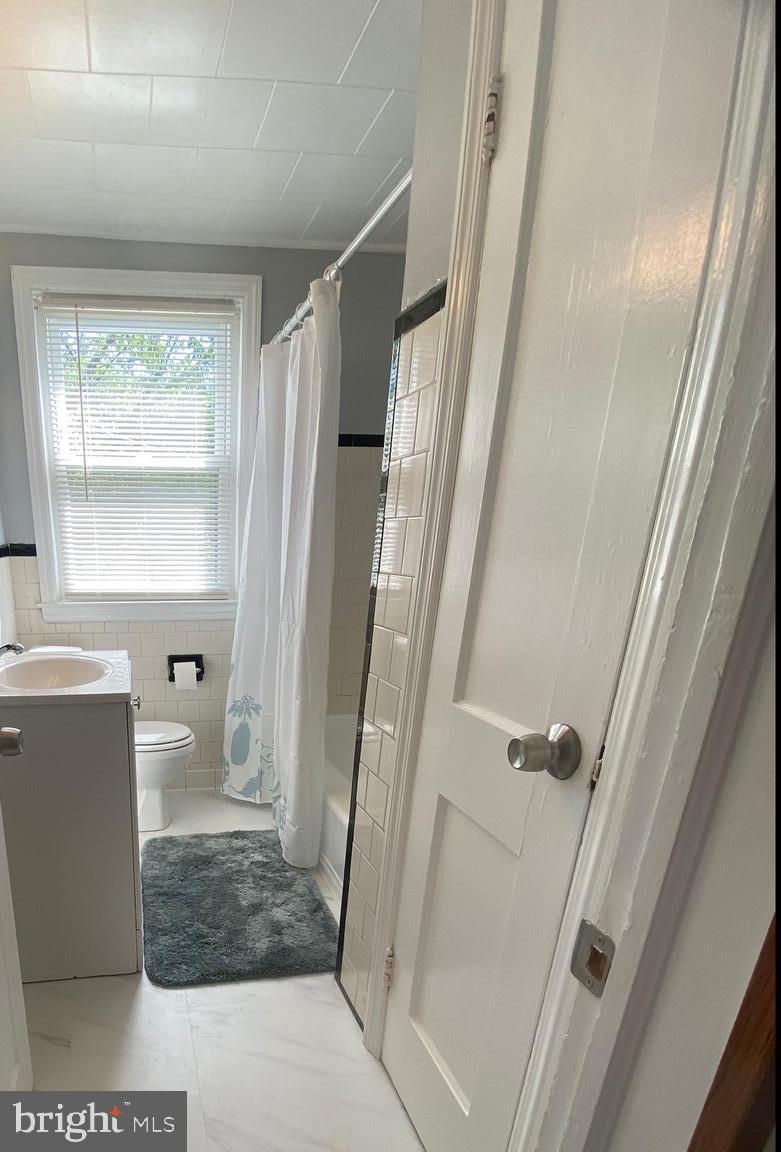 212 Grove Park Road Baltimore, MD 21225 - Photo 18 of 30 FULL BATHROOM