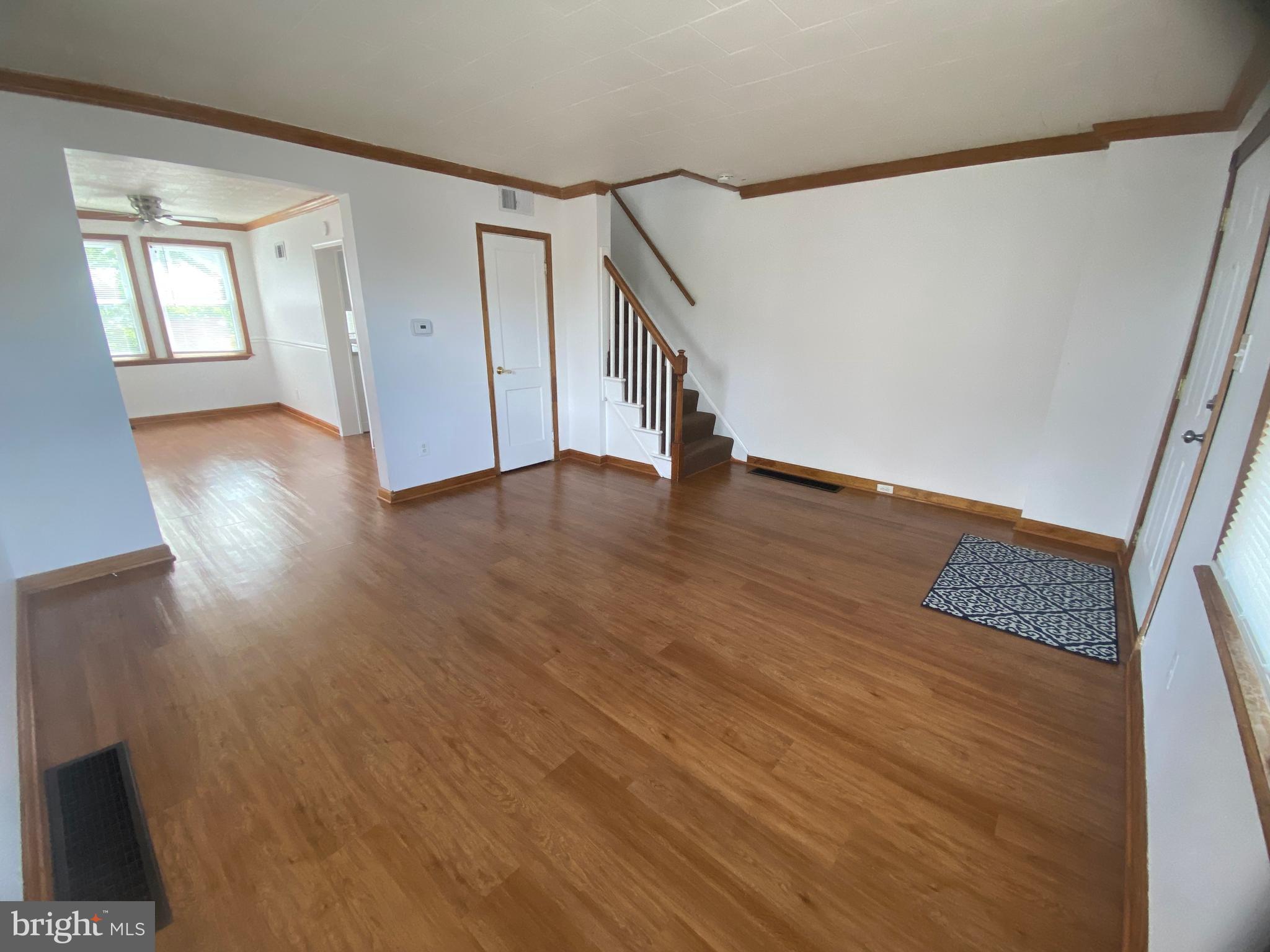 212 Grove Park Road Baltimore, MD 21225 - Photo 3 of 30 LIVING ROOM