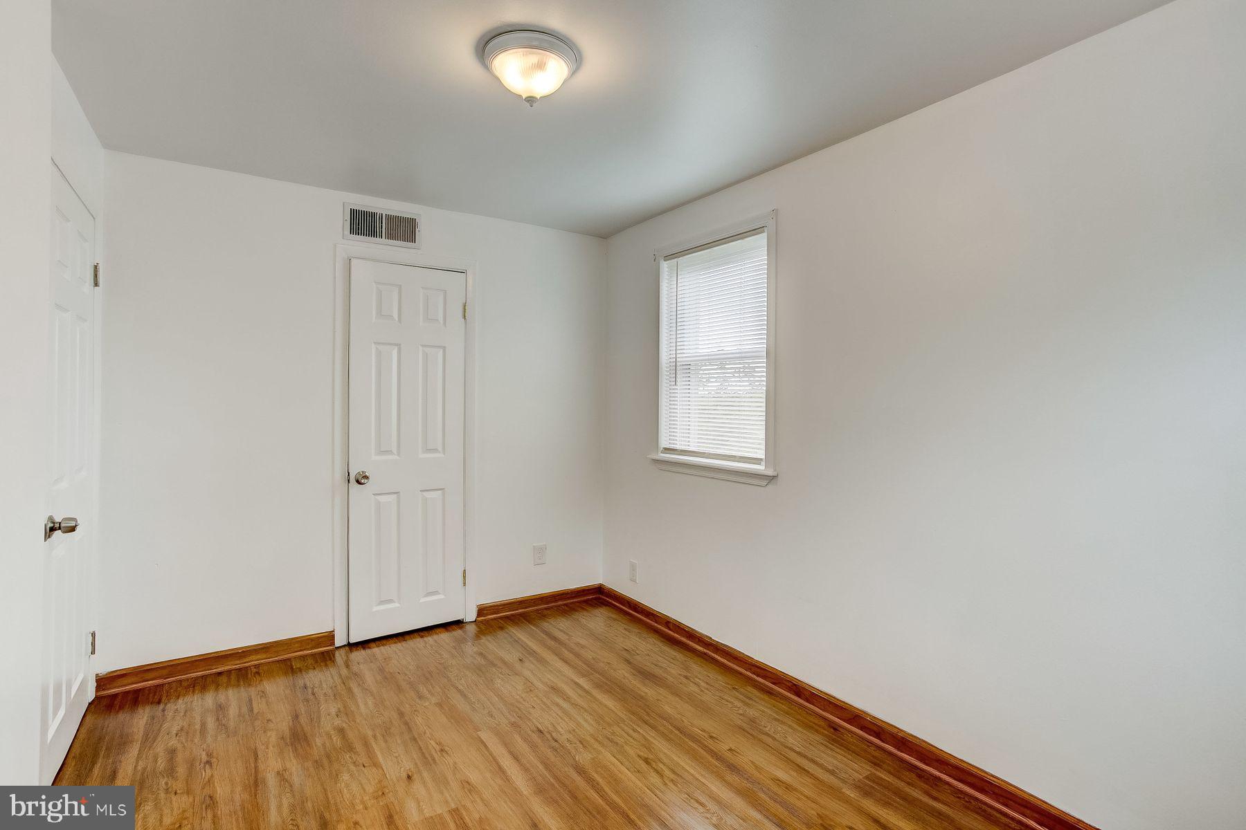 212 Grove Park Road Baltimore, MD 21225 - Photo 21 of 30