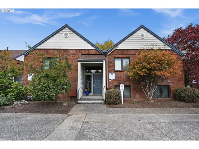 $290,000 | 14843 Northeast Sacramento Street, Unit 118, Portland, OR 97230