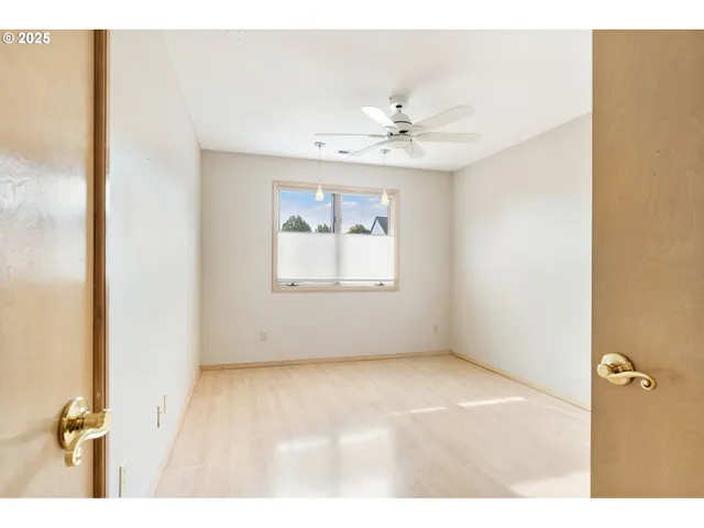 $290,000 | 14843 Northeast Sacramento Street, Unit 118, Portland, OR 97230