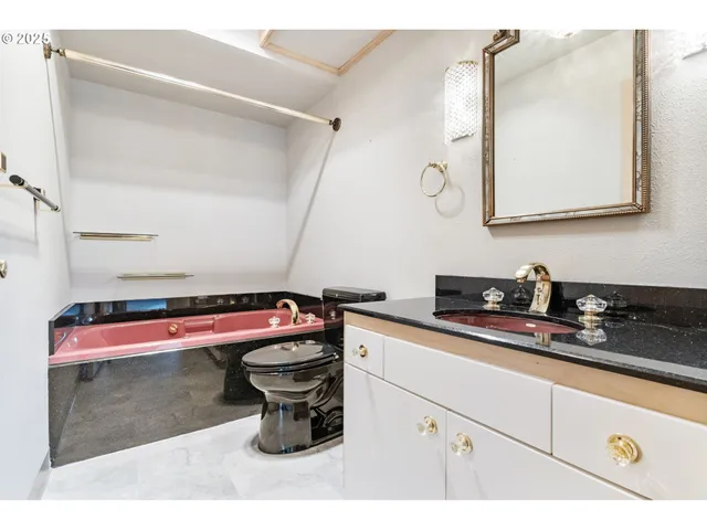 $290,000 | 14843 Northeast Sacramento Street, Unit 118, Portland, OR 97230