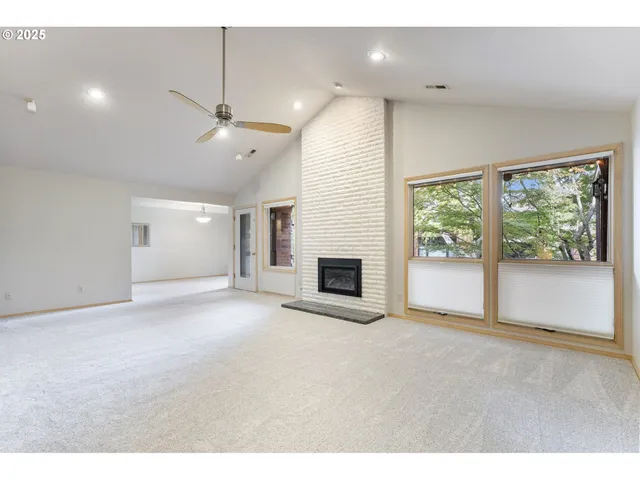 $290,000 | 14843 Northeast Sacramento Street, Unit 118, Portland, OR 97230