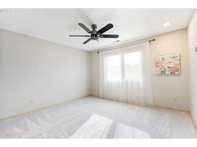 $290,000 | 14843 Northeast Sacramento Street, Unit 118, Portland, OR 97230