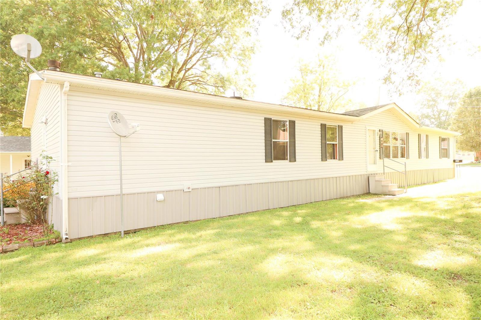 306 South East Street New Athens, IL 62264 - Photo 2 of 34