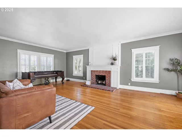 $650,000 | 677 17th Street, Astoria, OR 97103