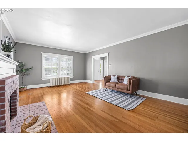 $650,000 | 677 17th Street, Astoria, OR 97103