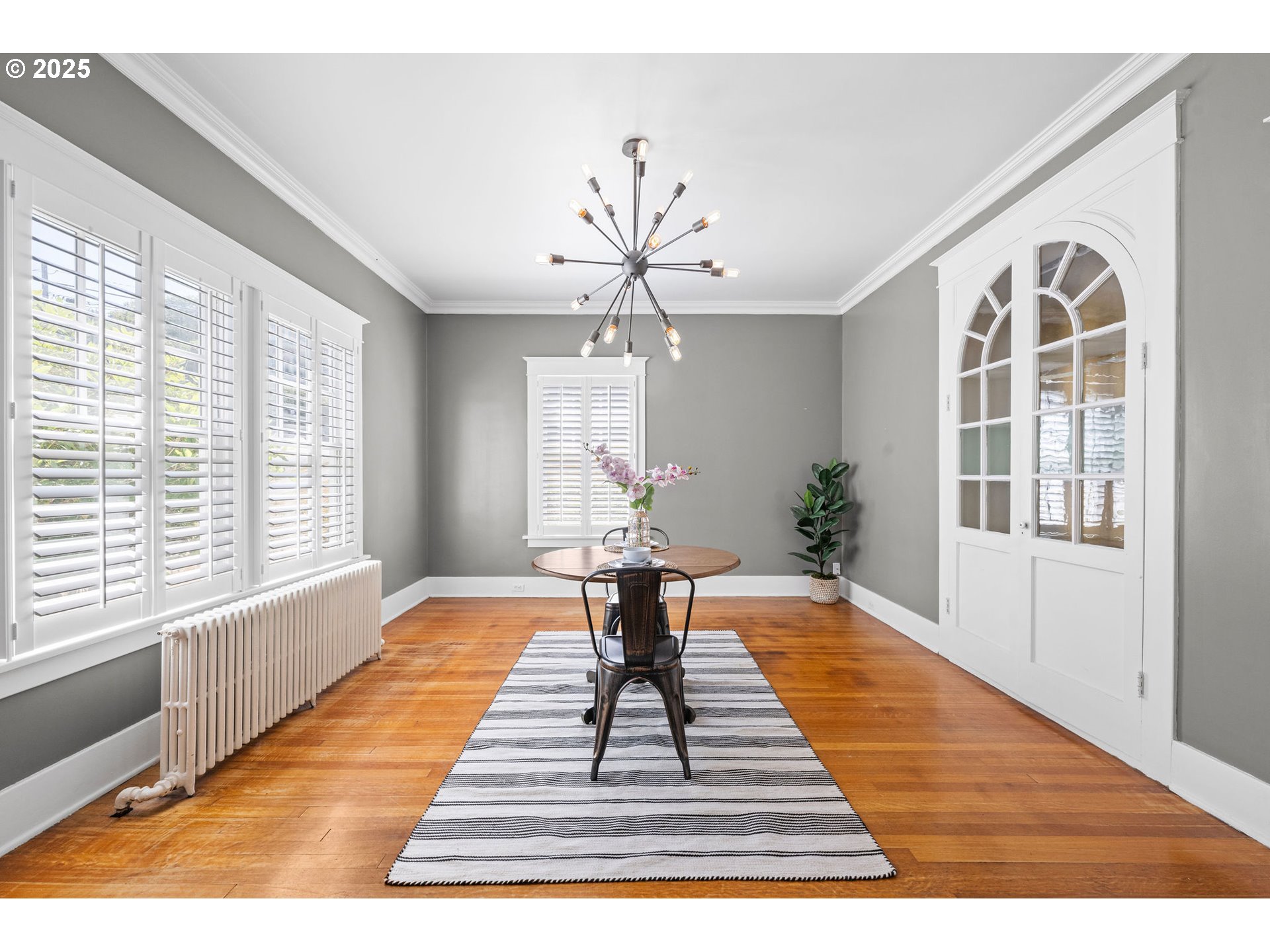 677 17th Street Astoria, OR 97103 - Photo 15 of 35 Dining Room