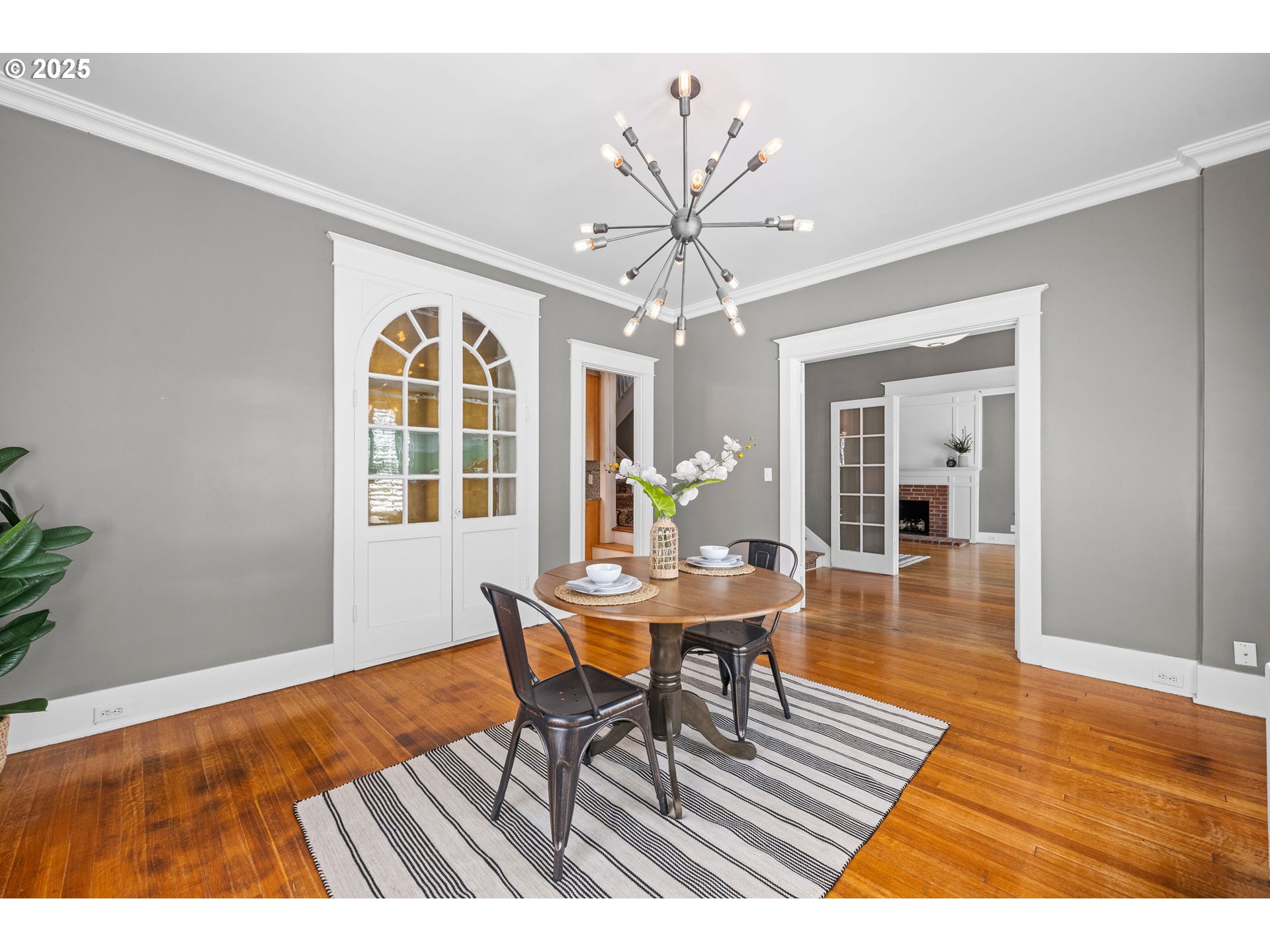 677 17th Street Astoria, OR 97103 - Photo 16 of 35 Dining Room