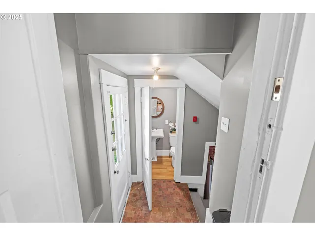 $650,000 | 677 17th Street, Astoria, OR 97103