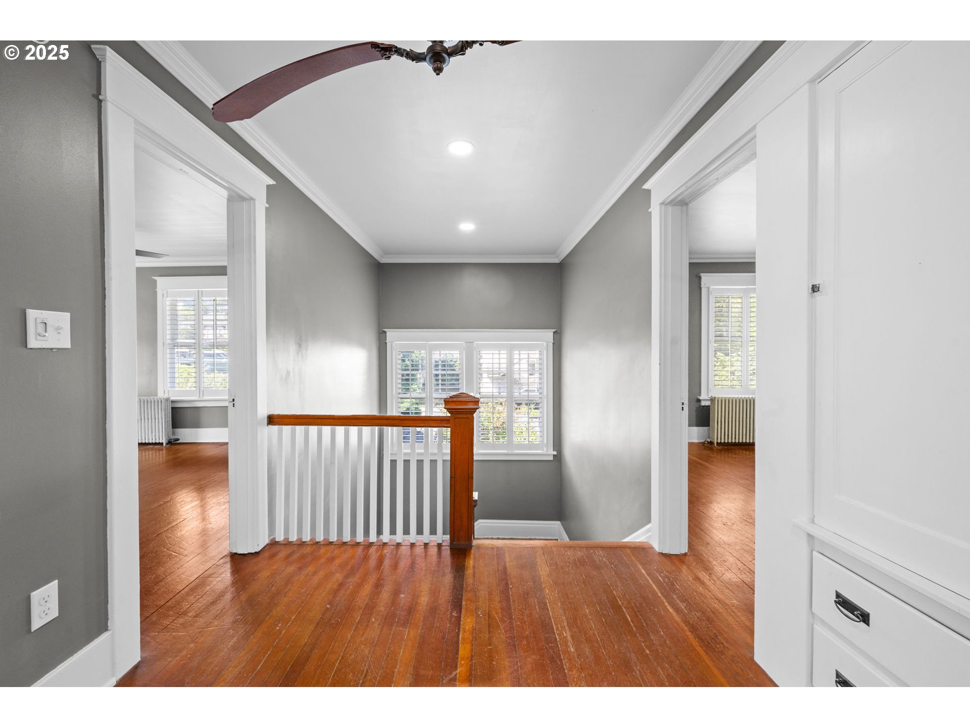 677 17th Street Astoria, OR 97103 - Photo 27 of 35 Staircase